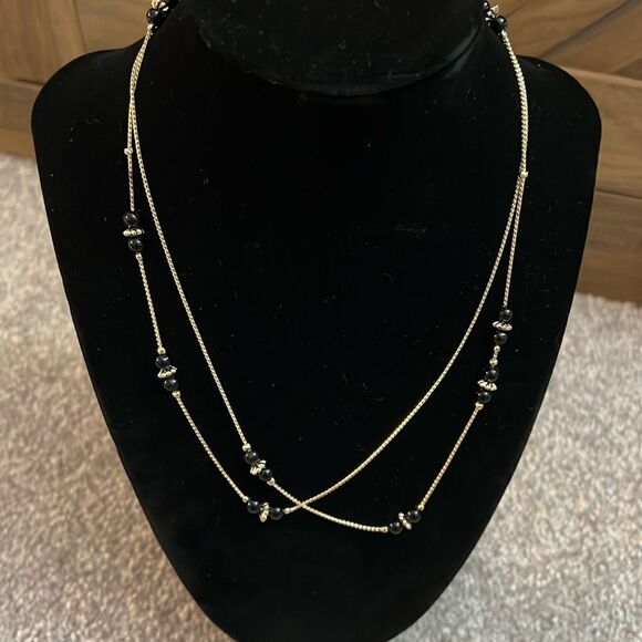 Vintage Jewelry - Vintage Gold and Black statement necklace
